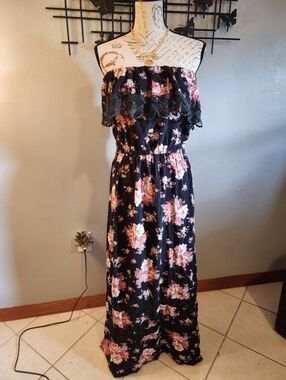 3 For $15! Forever 21 Strapless  Floral Black and Pink Maxi Dress